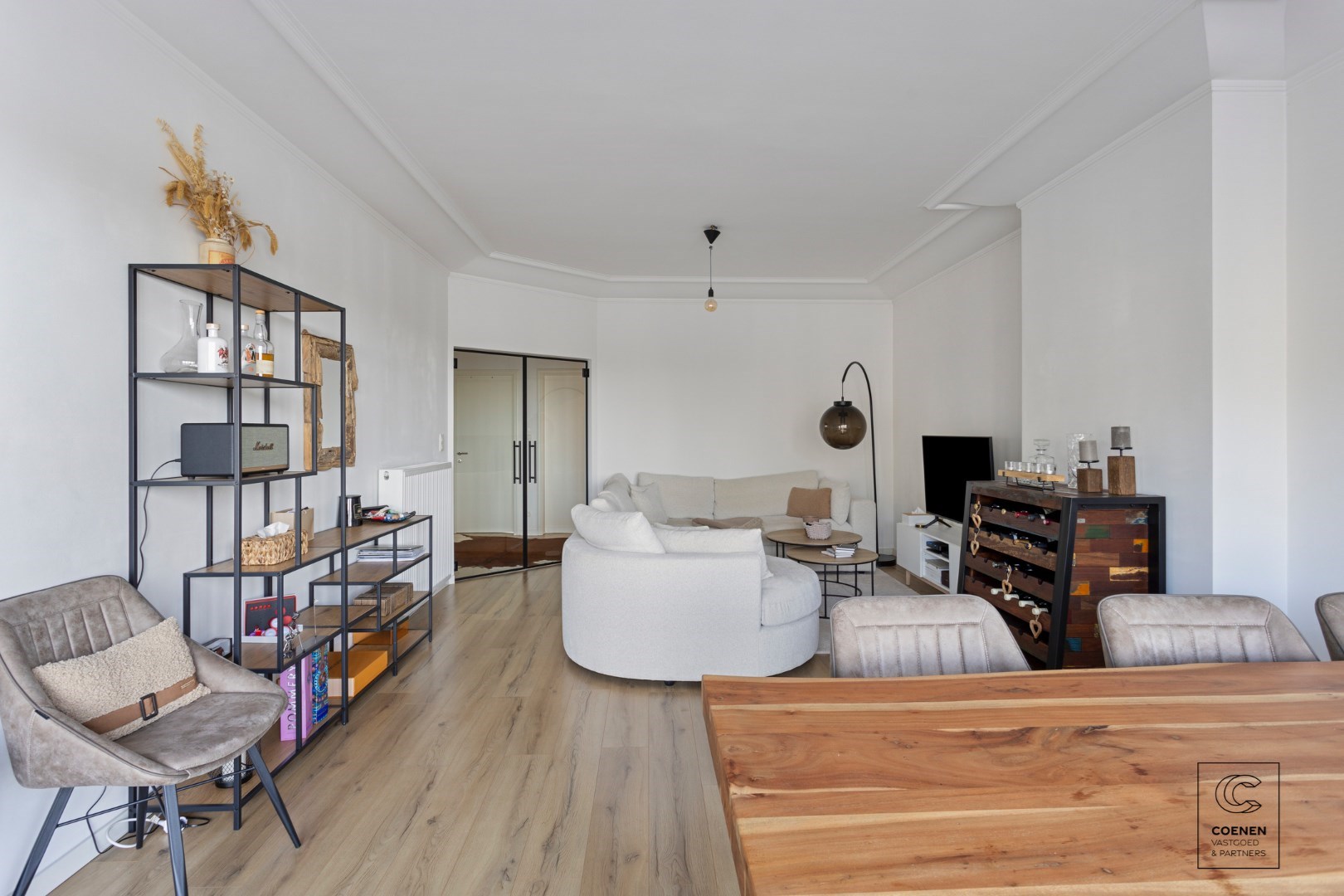 Prachtig gerenoveerd appartement met 2 slaapkamers, terras en bew. opp. van 80m2! 
