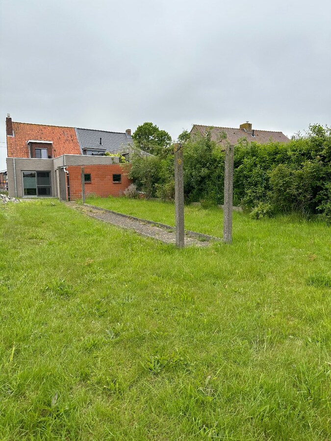 Woning met 2 slaapkamers en garage te Eernegem 