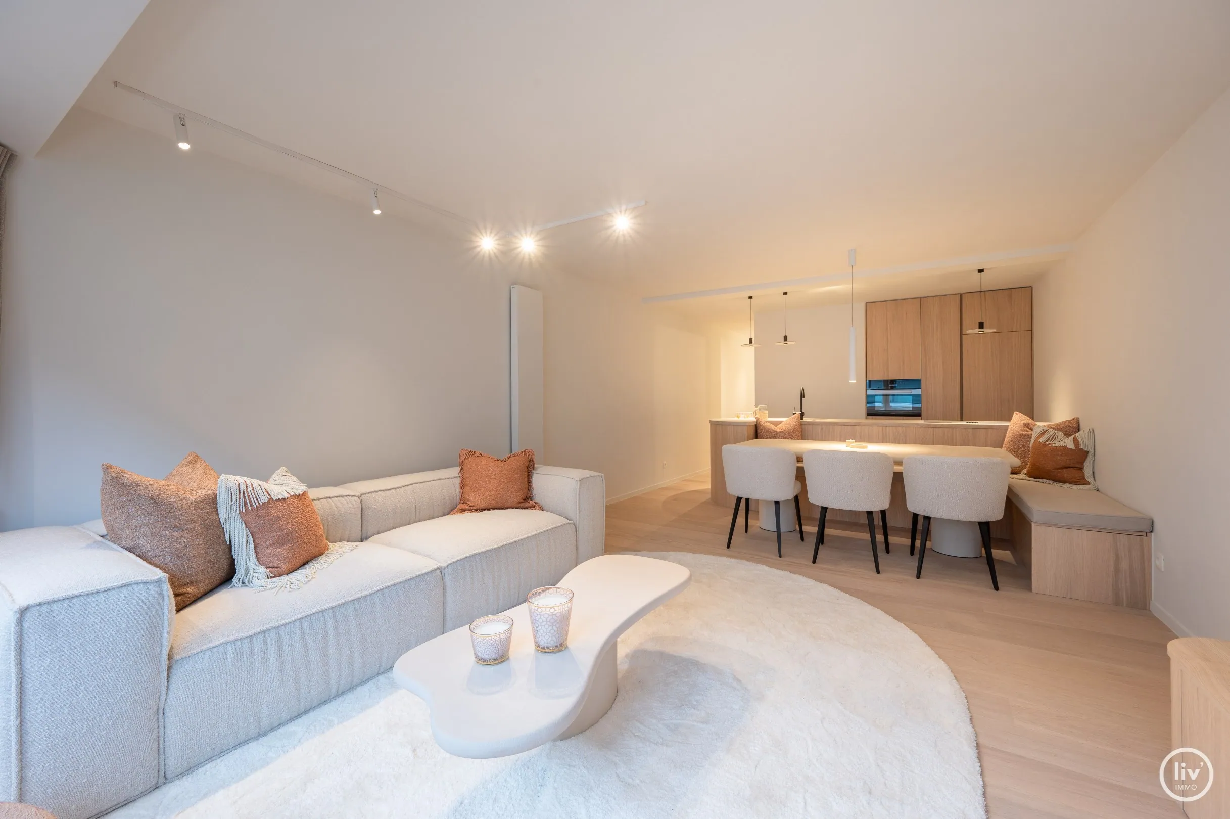 Appartement rénové confortable de 3 chambres, situé au centre de l'avenue Parmentier à Knokke.
