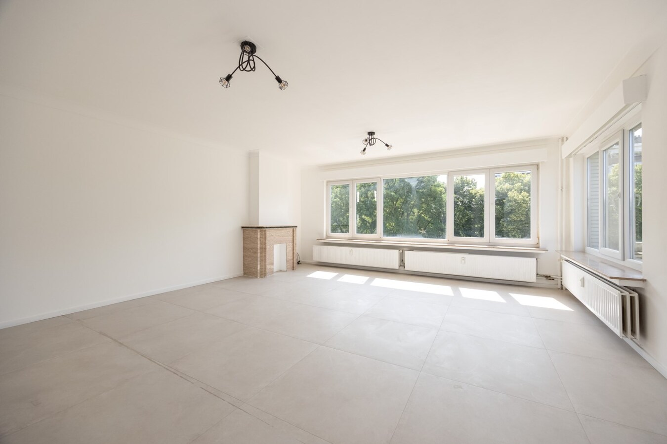 Gerenoveerd appt met 3 slpk en terras te Berchem! 