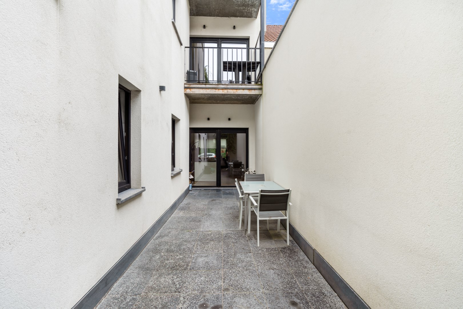 SCHITTEREND GLVL APPARTEMENT MET ZONNIG TERRAS VLAKBIJ CENTRUM 
