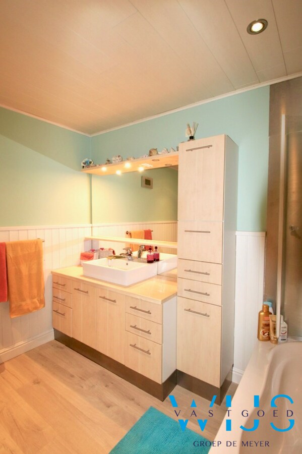 Woonhuis met 6 slaapkamers op TOPlocatie te EVERGEM ! 