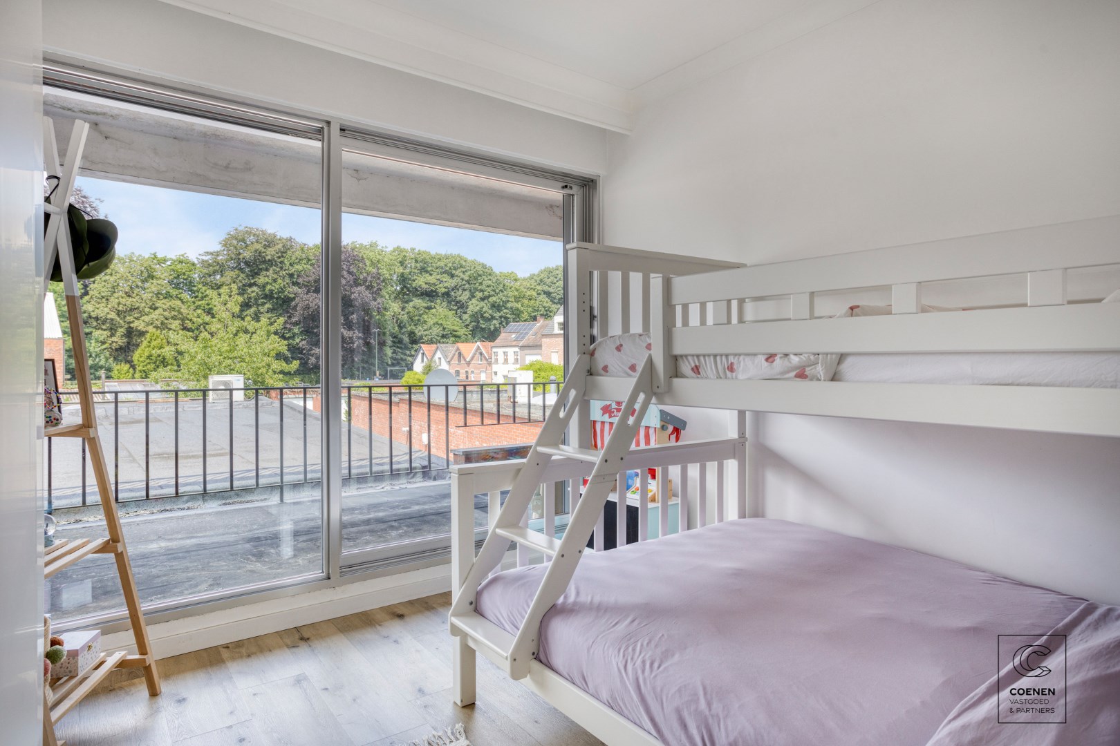 Prachtig appartement van 102 m&#178; met twee slaapkamers te centrum Schilde! 