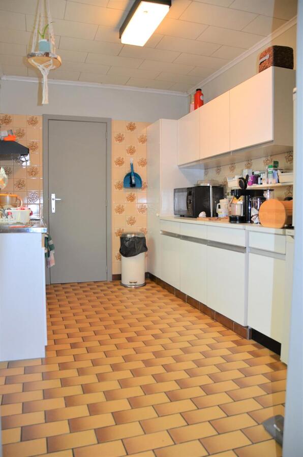 Investering met mooi rendement!! woning met 2 Appartementen te koop in Oostkamp 