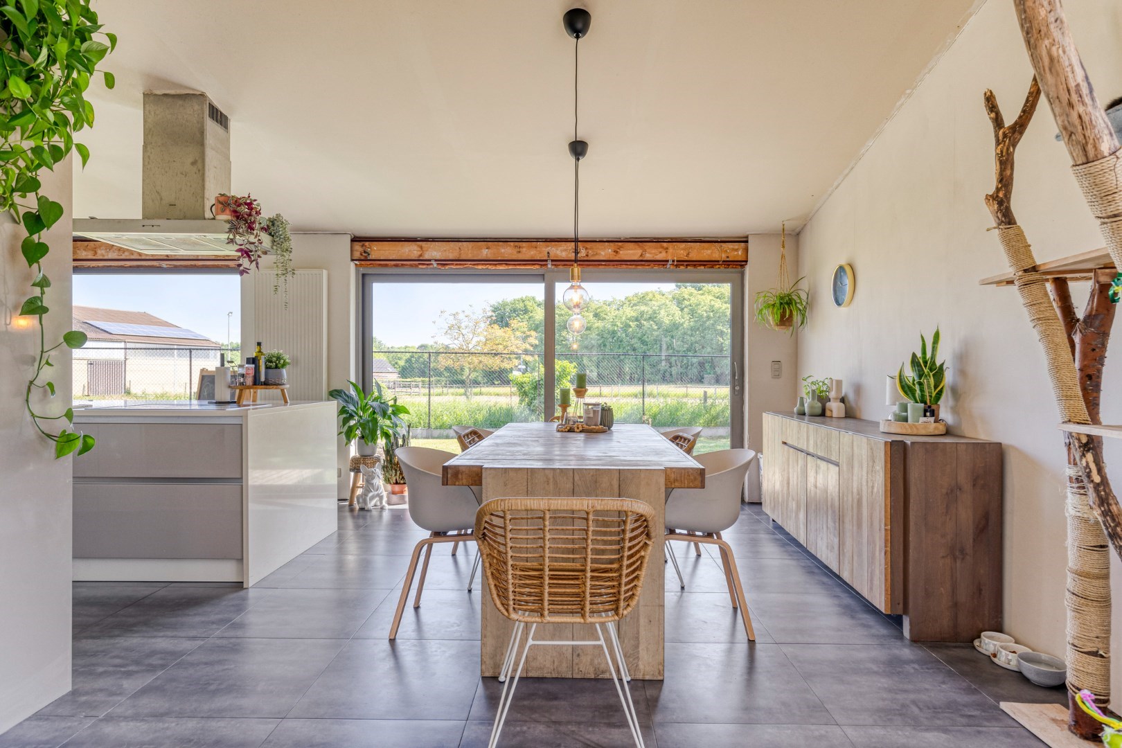 Goed gelegen open bebouwing met 4 slaapkamers en tuin in Kerkom - EPC 540 kWh/m&#178; - bewoonbare oppervlakte 238  m&#178; 