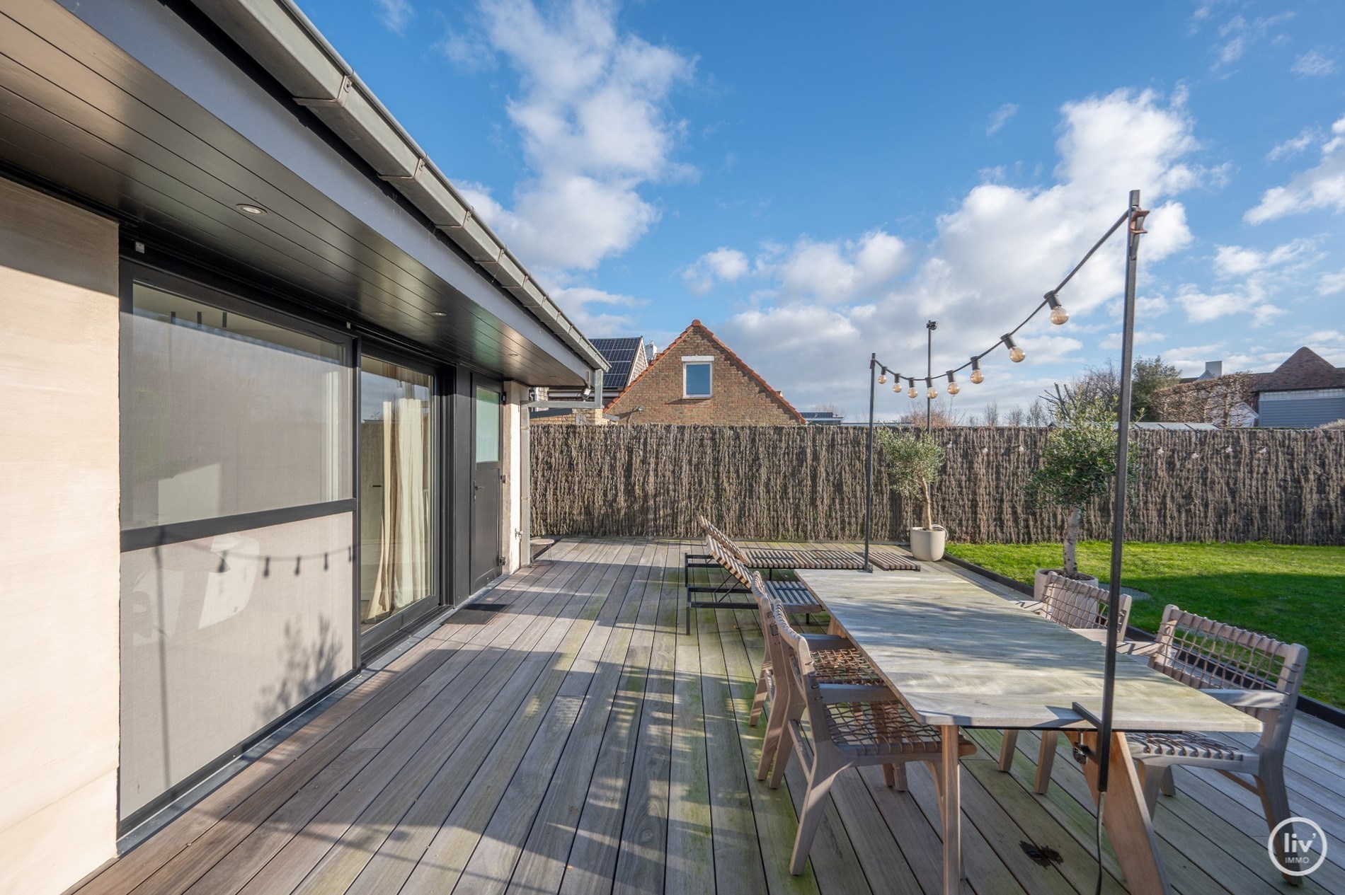 Belle maison individuelle r&#233;nov&#233;e avec go&#251;t dans un emplacement de premier choix dans la rue Kalfstraat &#224; Knokke. 