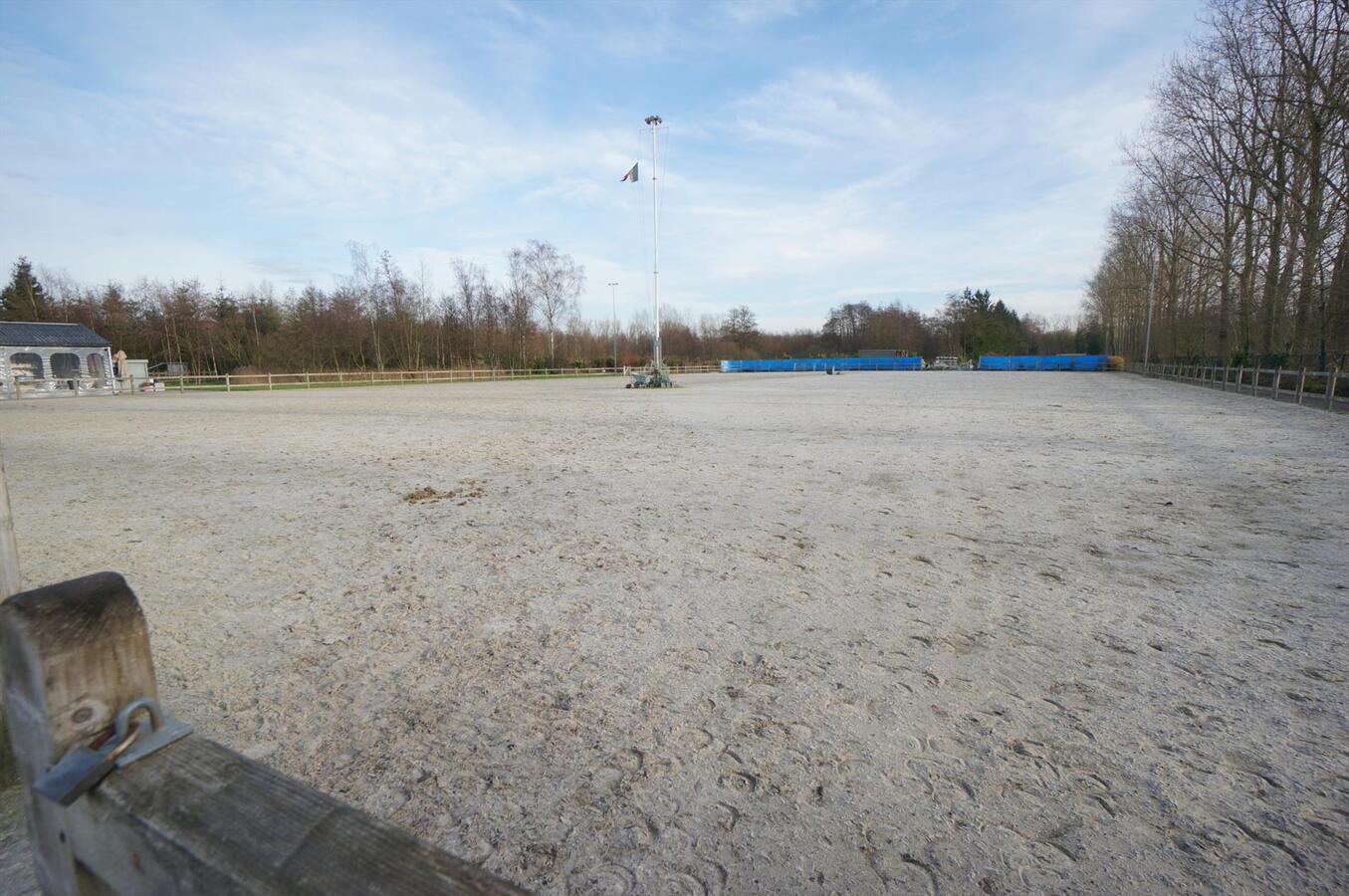 Stal Hazebroek is verkocht door Immofluisteraar en wordt Stal Veldhoven 