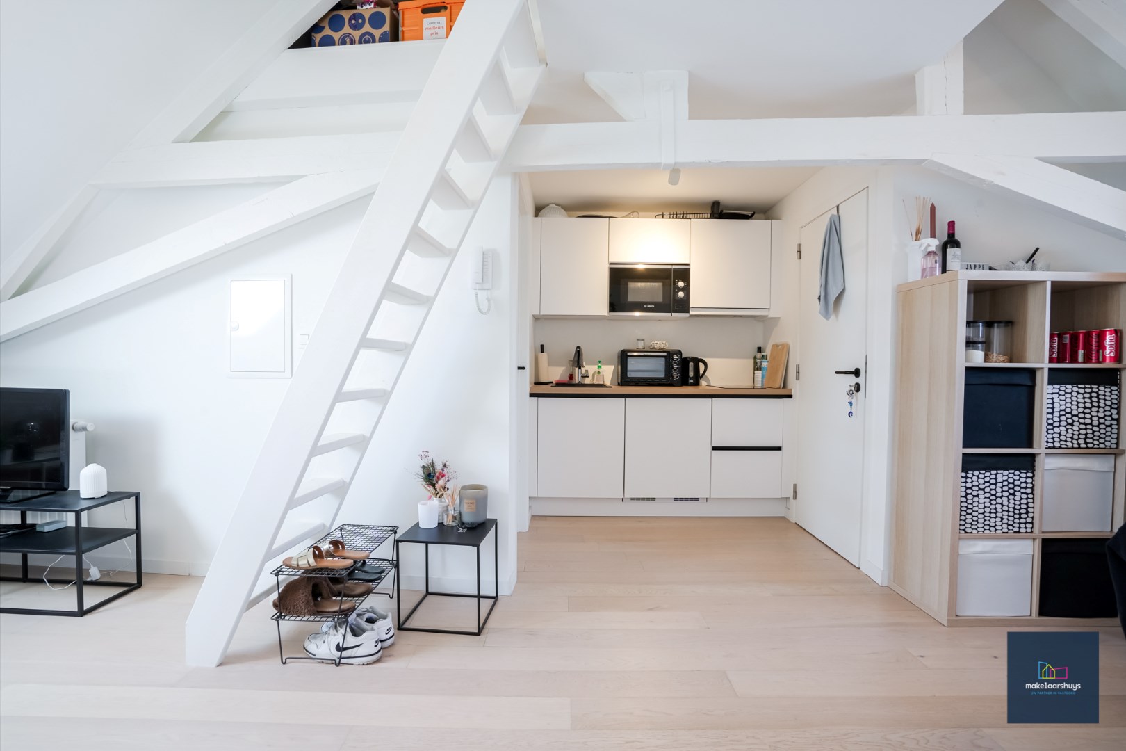 Instapklare studio nabij de Zuid en Sint -Annaplein. 