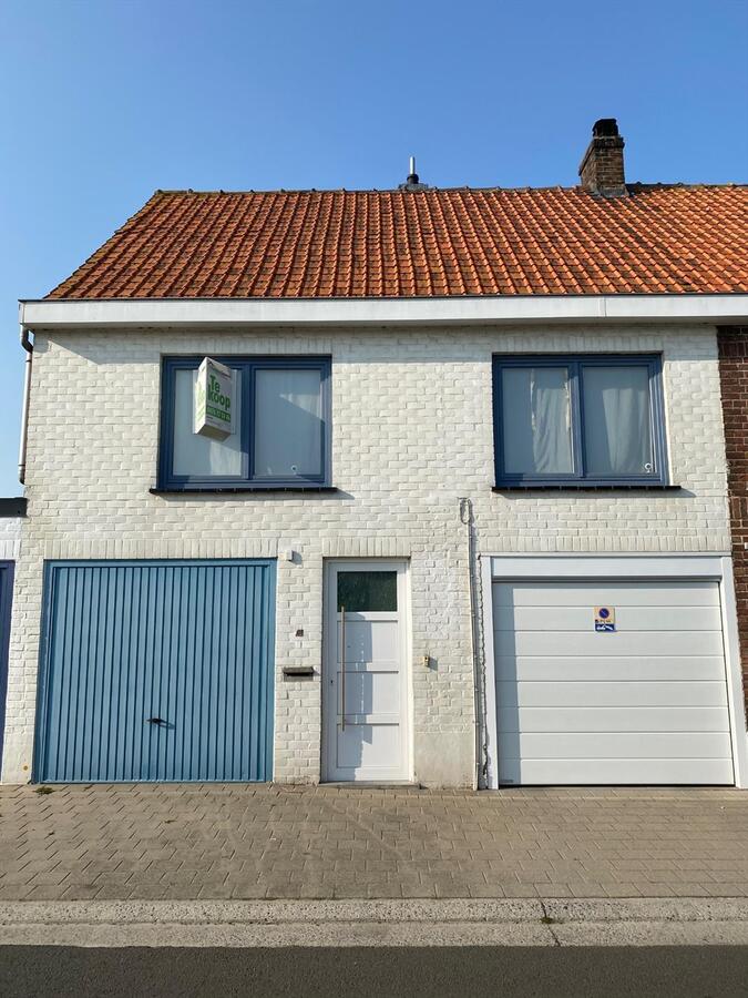 Woning met 2 slaapkamers en garage te Koekelare 