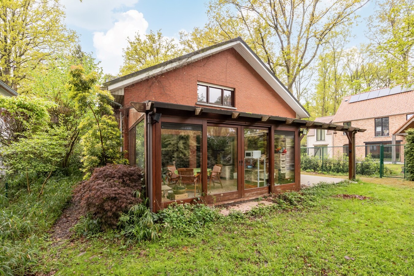 Ruime gezinswoning met 4 slaapkamers in het groene Hertebos 