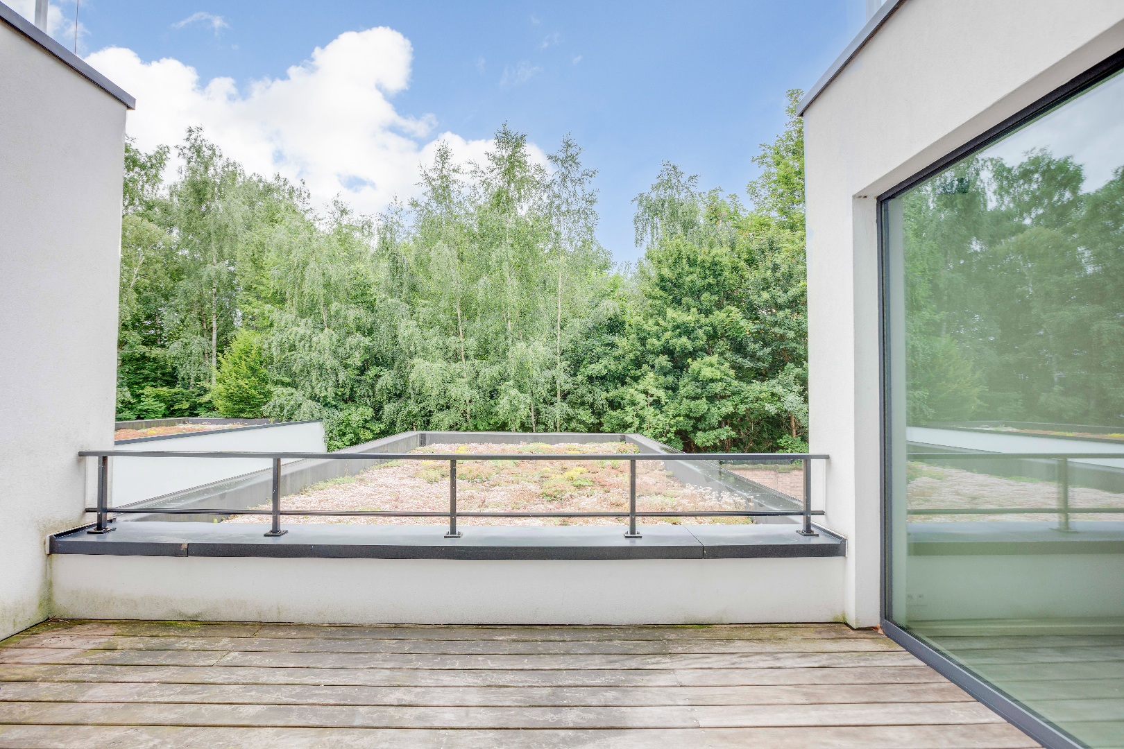 Uniek  2 -slaapkamerappartement met zicht op het water van de Coupure. 