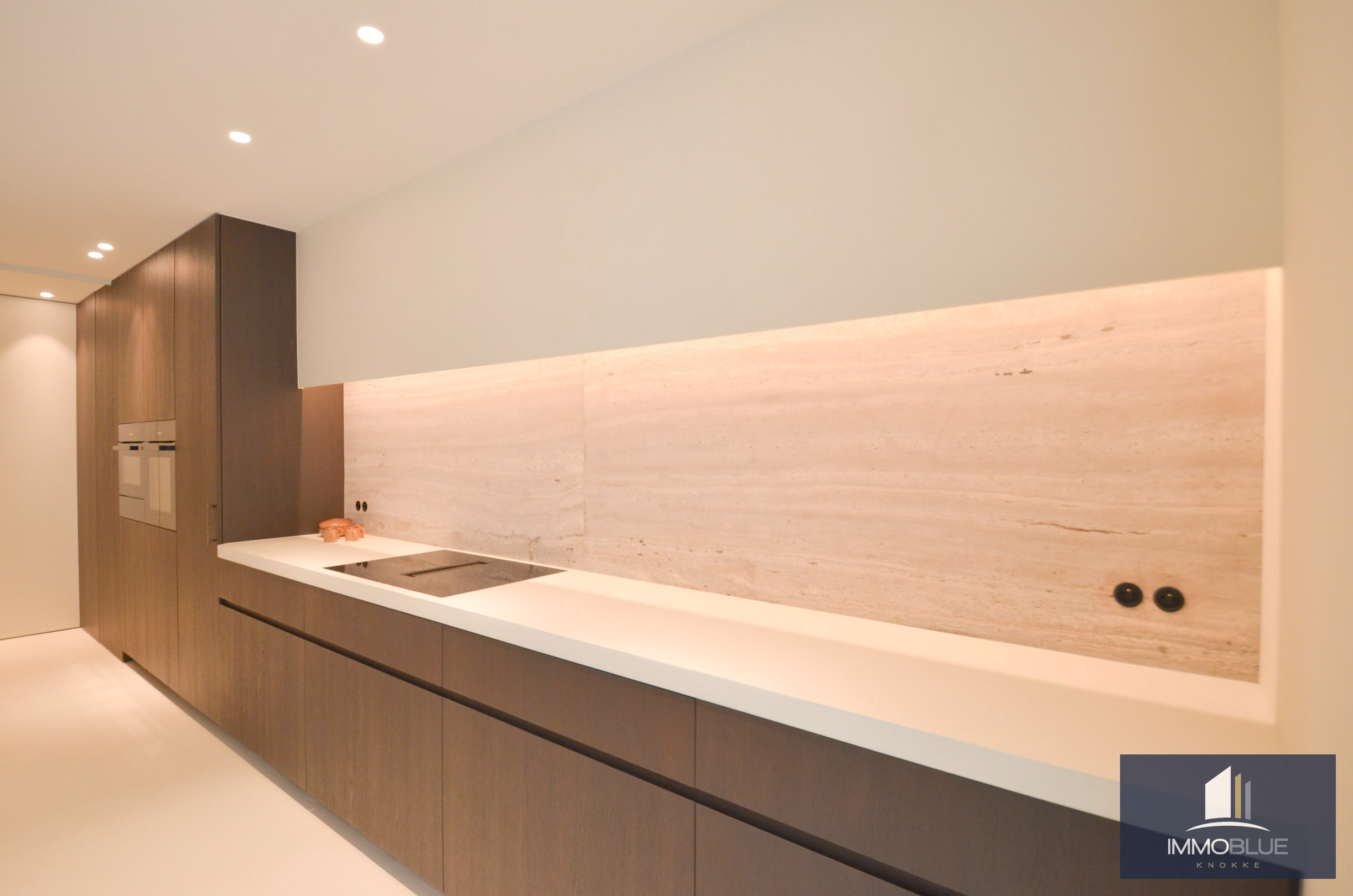 Exceptionnel, appartement enti&#232;rement r&#233;nov&#233;, intemporel avec une vue d&#233;gag&#233;e. 