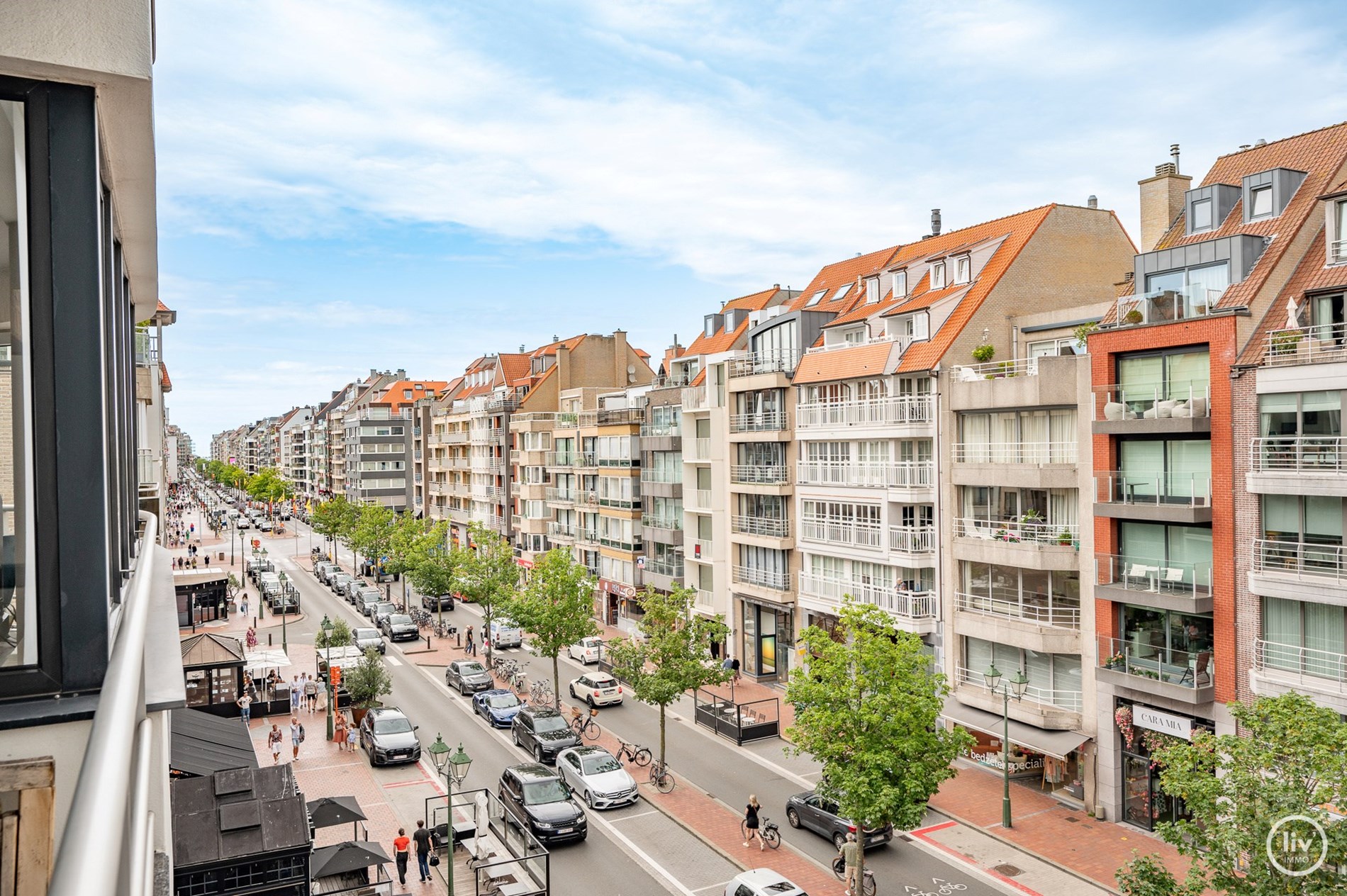 Appartement enti&#232;rement r&#233;nov&#233; situ&#233; sur l&#39;avenue Lippens &#224; Knokke. 