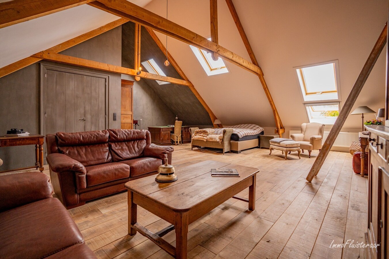 Charming farmhouse with horse breeding on approx. 4.5 ha/11,12 acres in Herentals (Antwerp) 