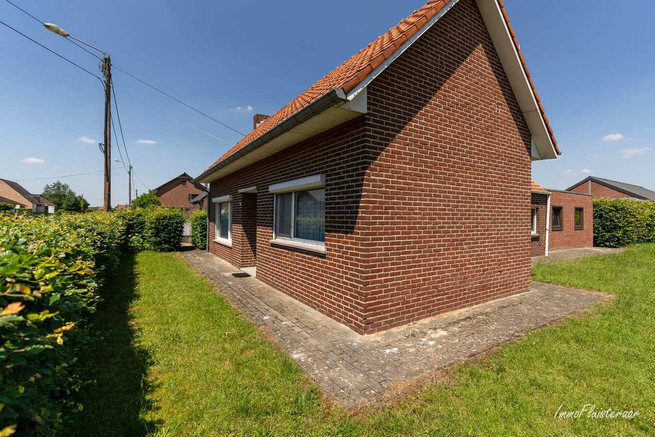 Charmante woning met paardenstallen op ca. 80 are te Peer 