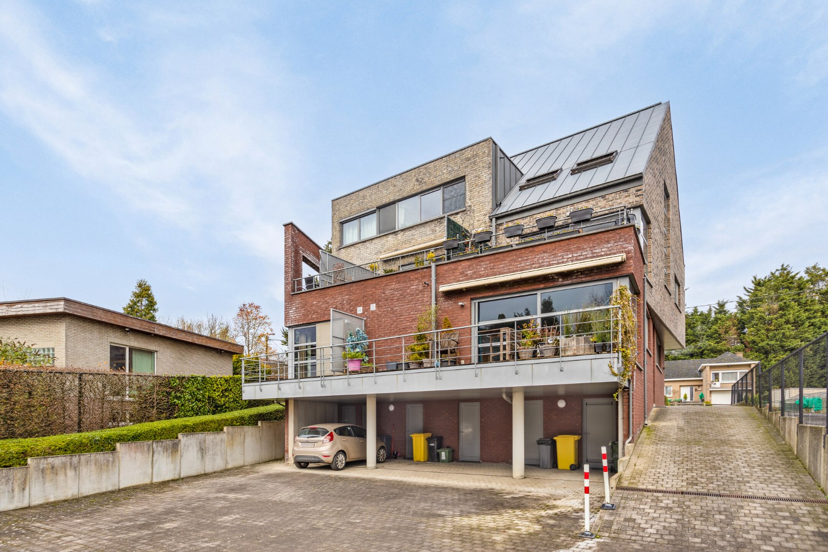 Goed gelegen 2-slaapkamerappartement met berging , terras en 2 staanplaatsen - EPC 138 kWh/m&#178; - bewoonbare oppervlakte 97 m&#178; 