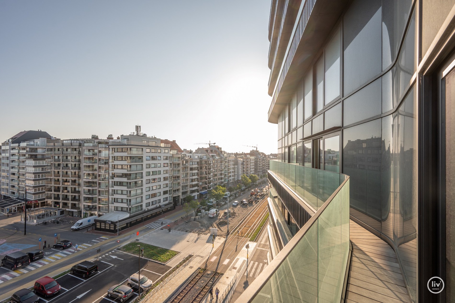 Appartement en duplex &#224; vendre dans le prestigieux et nouveau projet architectural Tour des H&#233;ros, situ&#233; sur la place des H&#233;ros &#224; Heist, avec une vue frontale sur la digue et la mer, &#224; proximit&#233; de no 