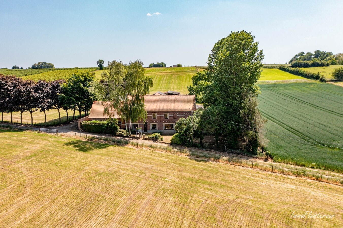 Landelijk gelegen te renoveren boerderij met bedrijfswoning op ca. 2,5ha te Tielt-Winge (Vlaams Brabant) 