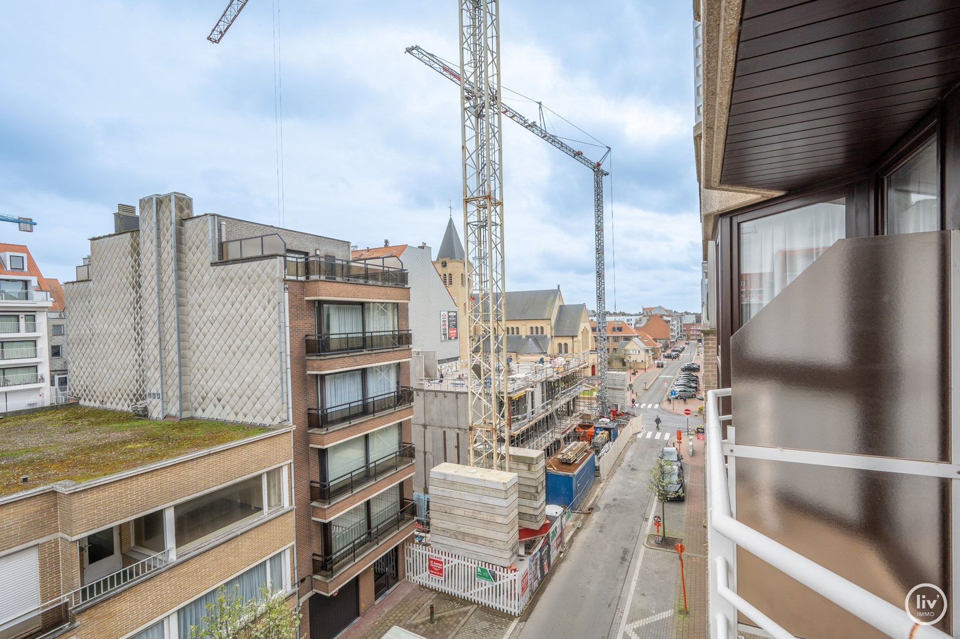 Appartement confortable et r&#233;nov&#233; de 2 chambres dans une rue adjacente &#224; l&#39;avenue Dumortier &#224; Knokke. 