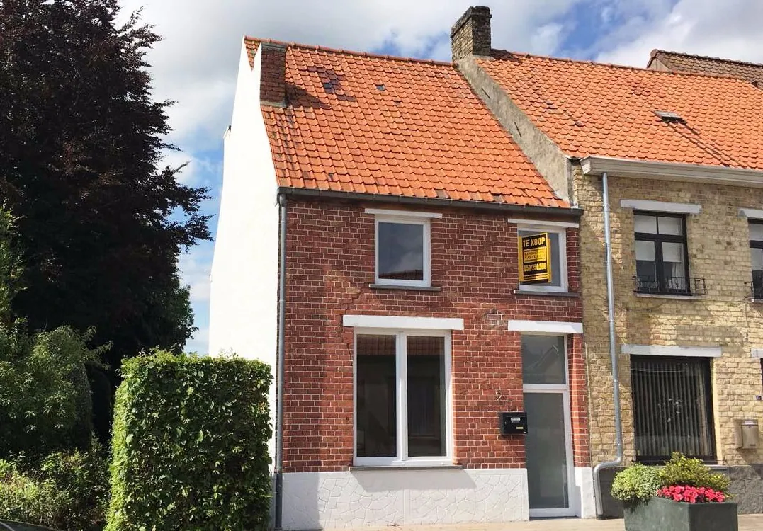 Gerenoveerde halfopen bebouwing met 2 slaapkamers te Gistel