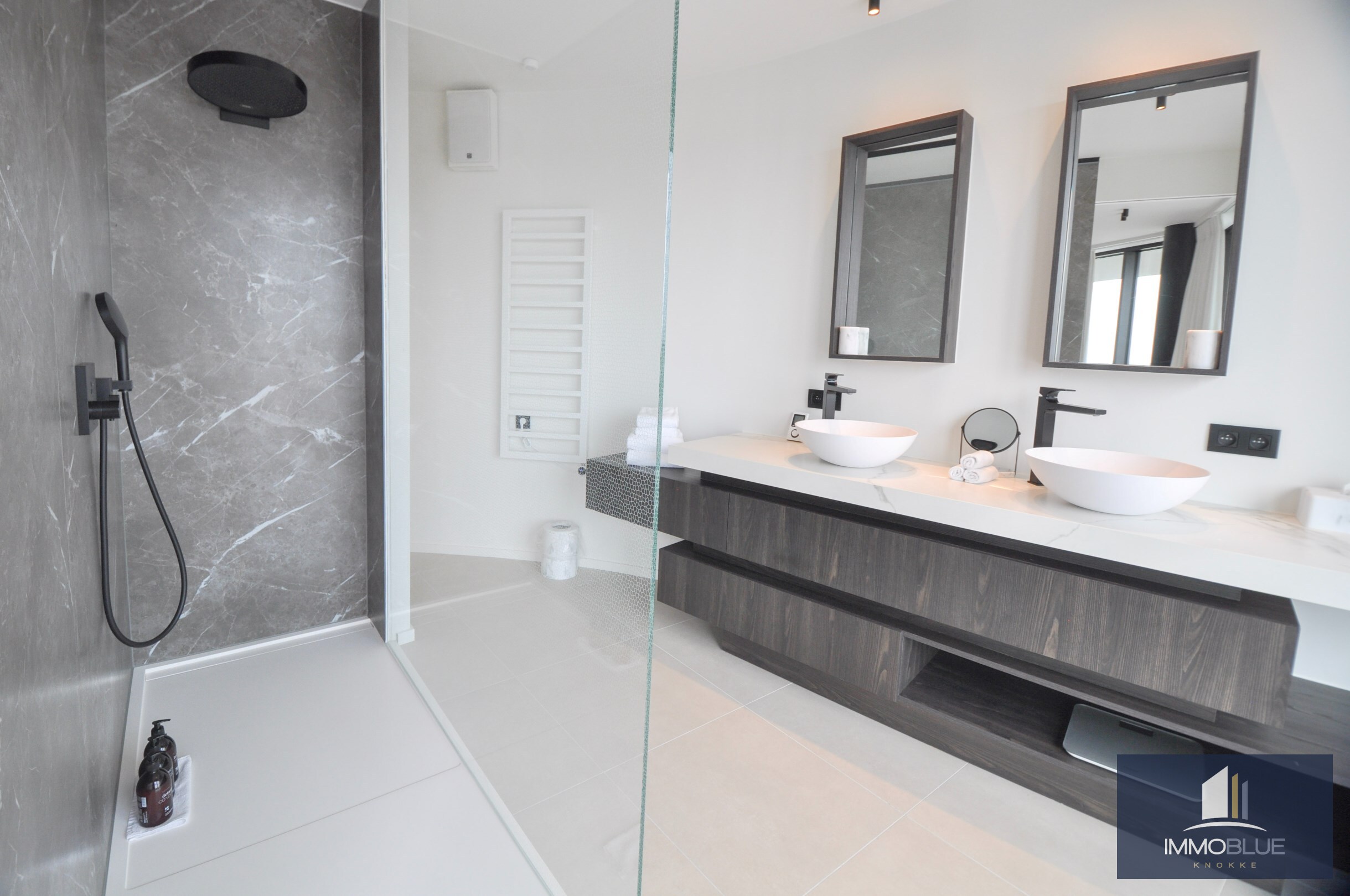 Appartement exclusif avec grandes terrasses et vue panoramique exceptionnelle. 