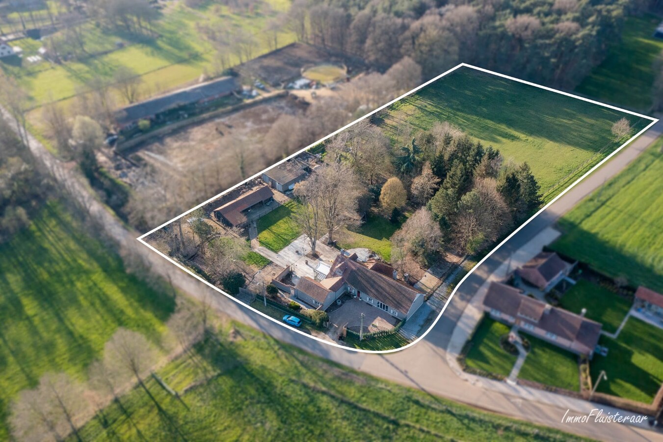 Gerenoveerde hoeve met stallen op ca. 1 hectare te Paal (Beringen) 