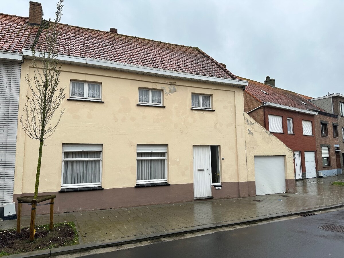 Woning met 3 slaapkamers en garage te Snaaskerke 