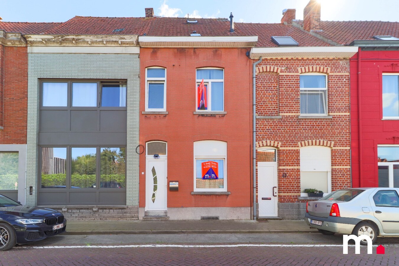 Ruime woning met 4 slaapkamers, atelier/dubbele garage te Harelbeke! 