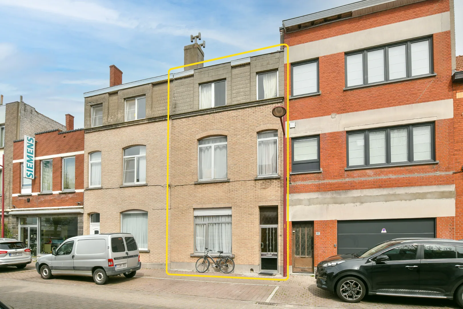 Rijwoning met 6 slaapkamers en koer te Oostende