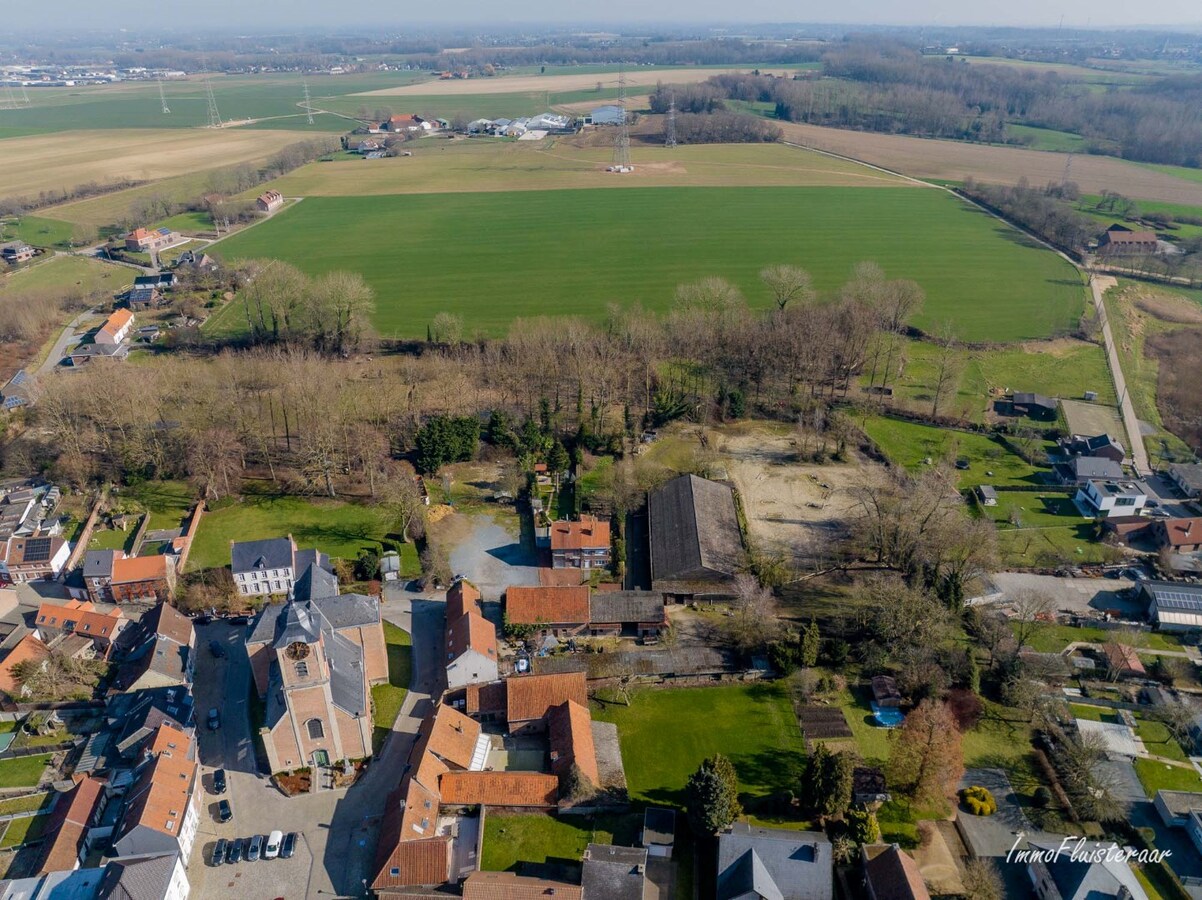 Maison avec man&#232;ge/logement pour chevaux et d&#233;pendances sur environ 1ha &#224; Mollem (Asse; Brabant flamand) 