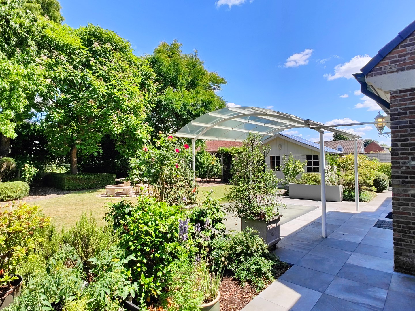 Exclusieve villa op 1.025 m&#178; met hoogwaardige afwerking 