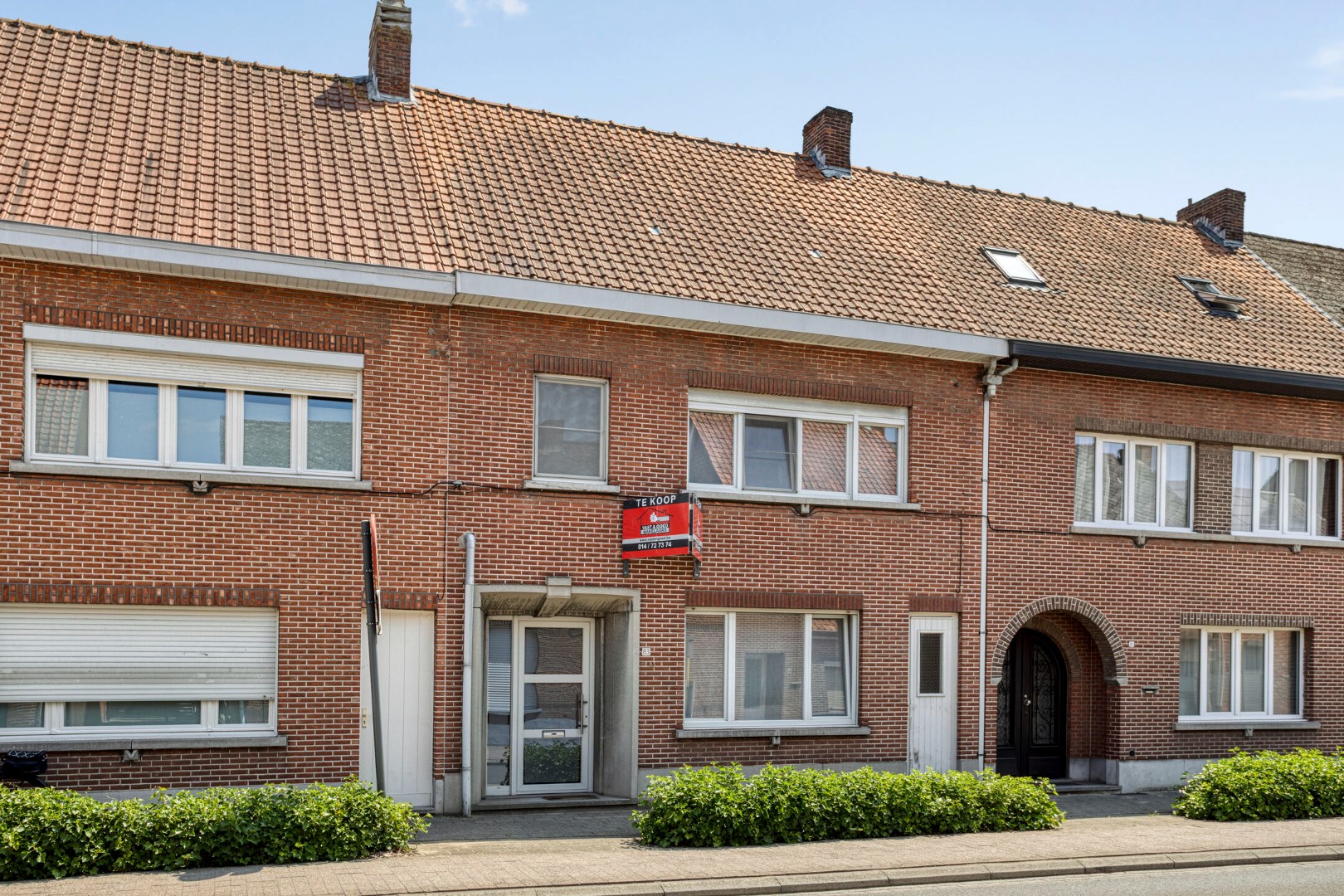 Instapklare gezinswoning met gezellige stadstuin in Geel-centrum 