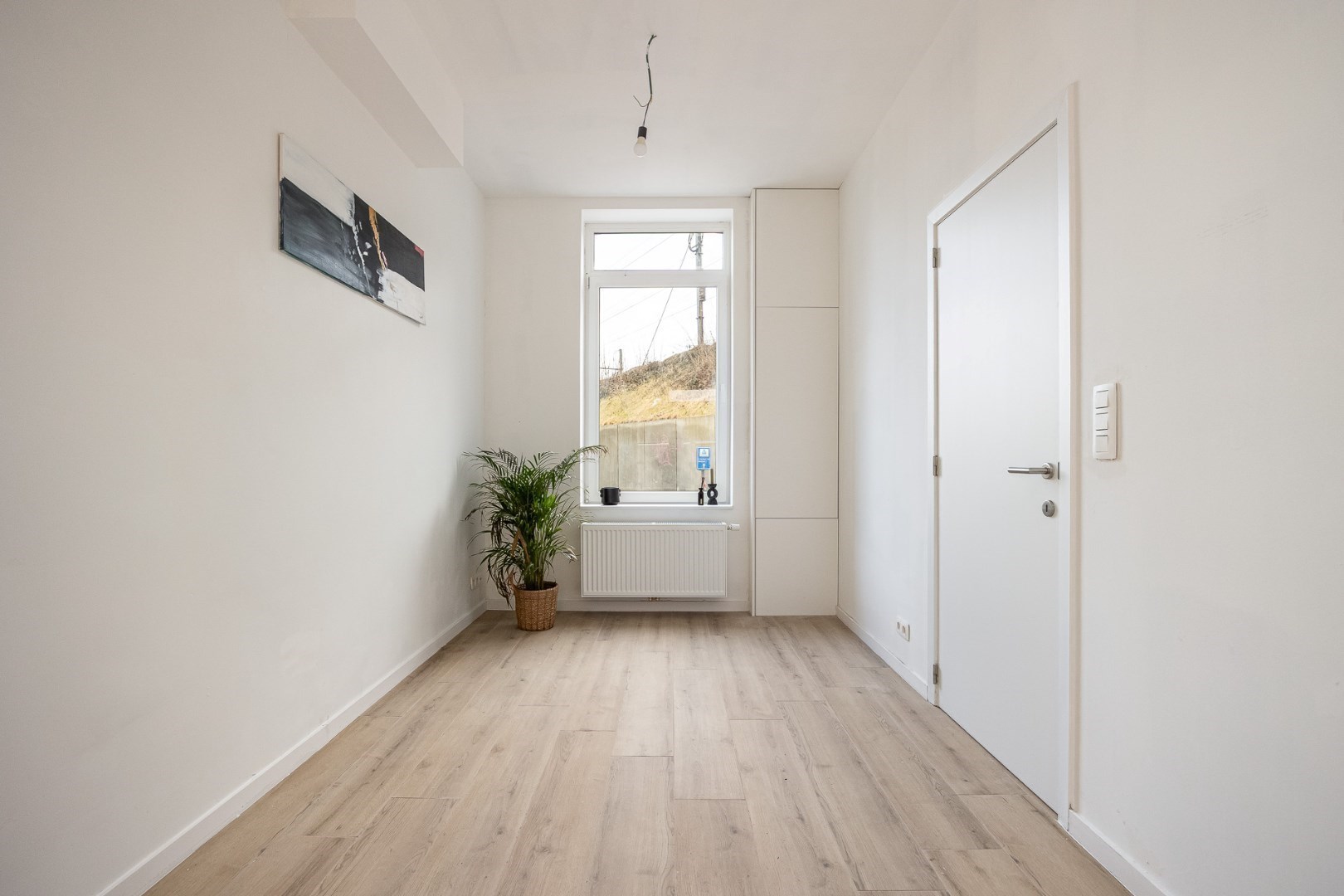 Gerenoveerde rijwoning met 3 slaapkamers 