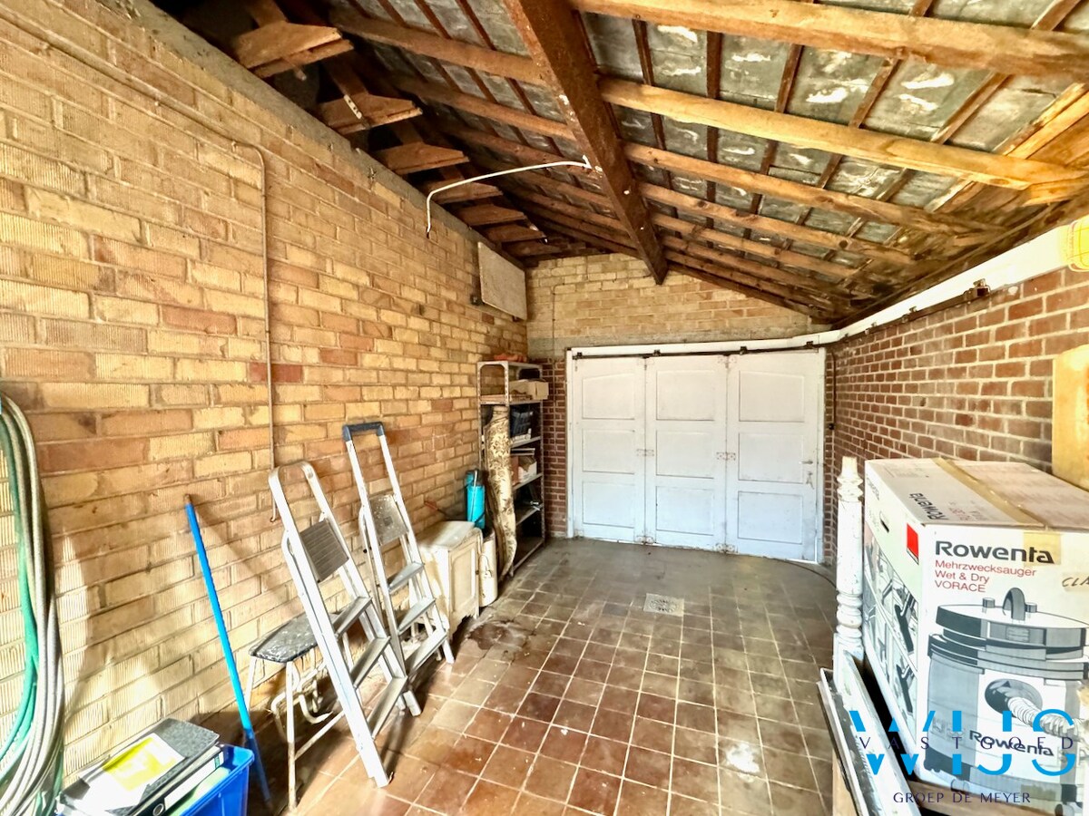 Woonhuis op een perceel van 3.848 m&#178; te Sleidinge ! 