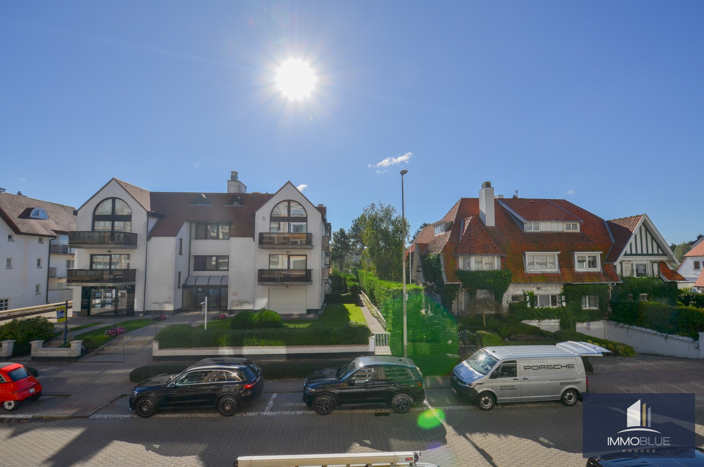 EXCLUSIEF : Uiterst aangenaam instapklaar appartement, hartje Zoute met open zicht. 