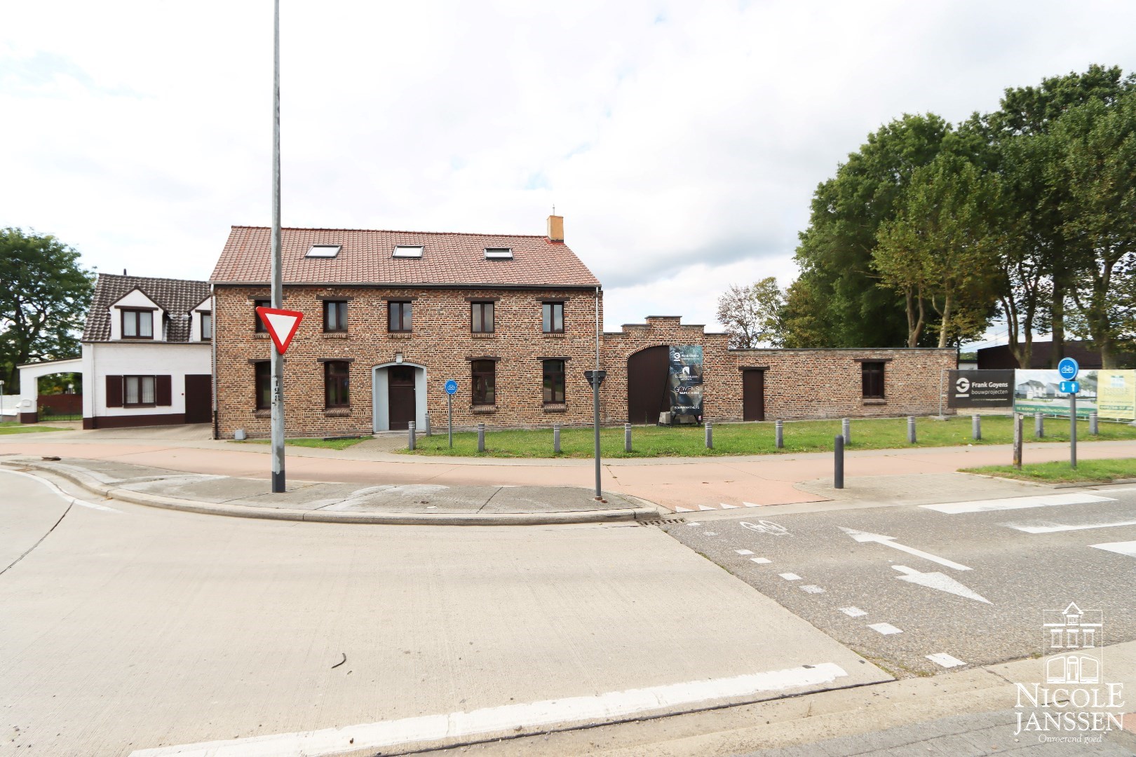 Woning met praktijkruimte 