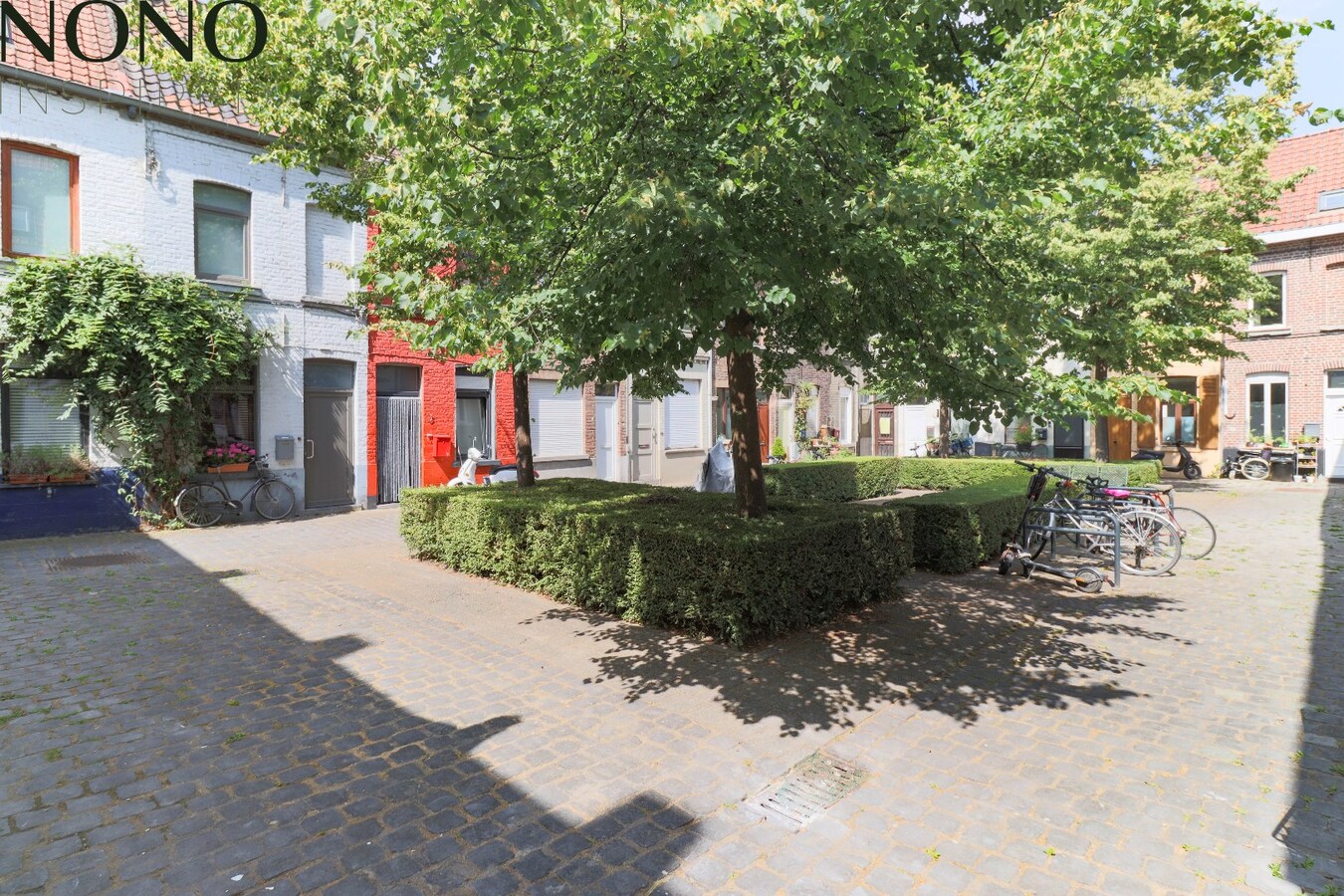 Karaktervolste belluikje nu te koop in de historische stadskern van Kortrijk ! EPC B ! 