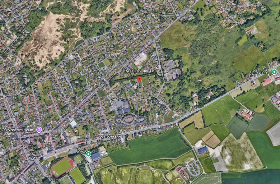 Ruim perceel van 1064 m&#178; in residenti&#235;le wijk bestemd voor open bebouwing te Oostduinkerke (Koksijde). 