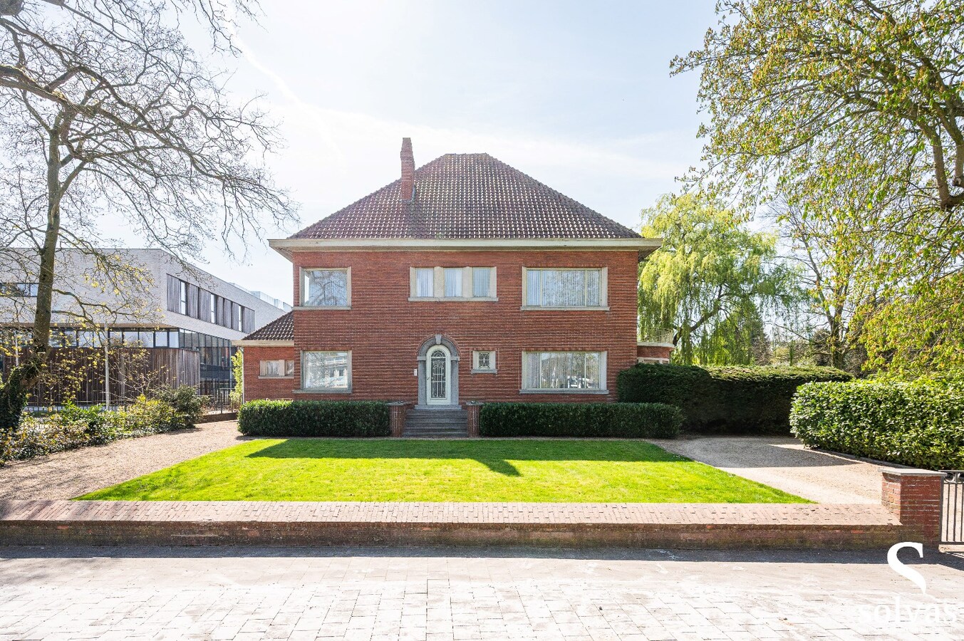 Stijlvolle villa  – centraal gelegen in Assenede 