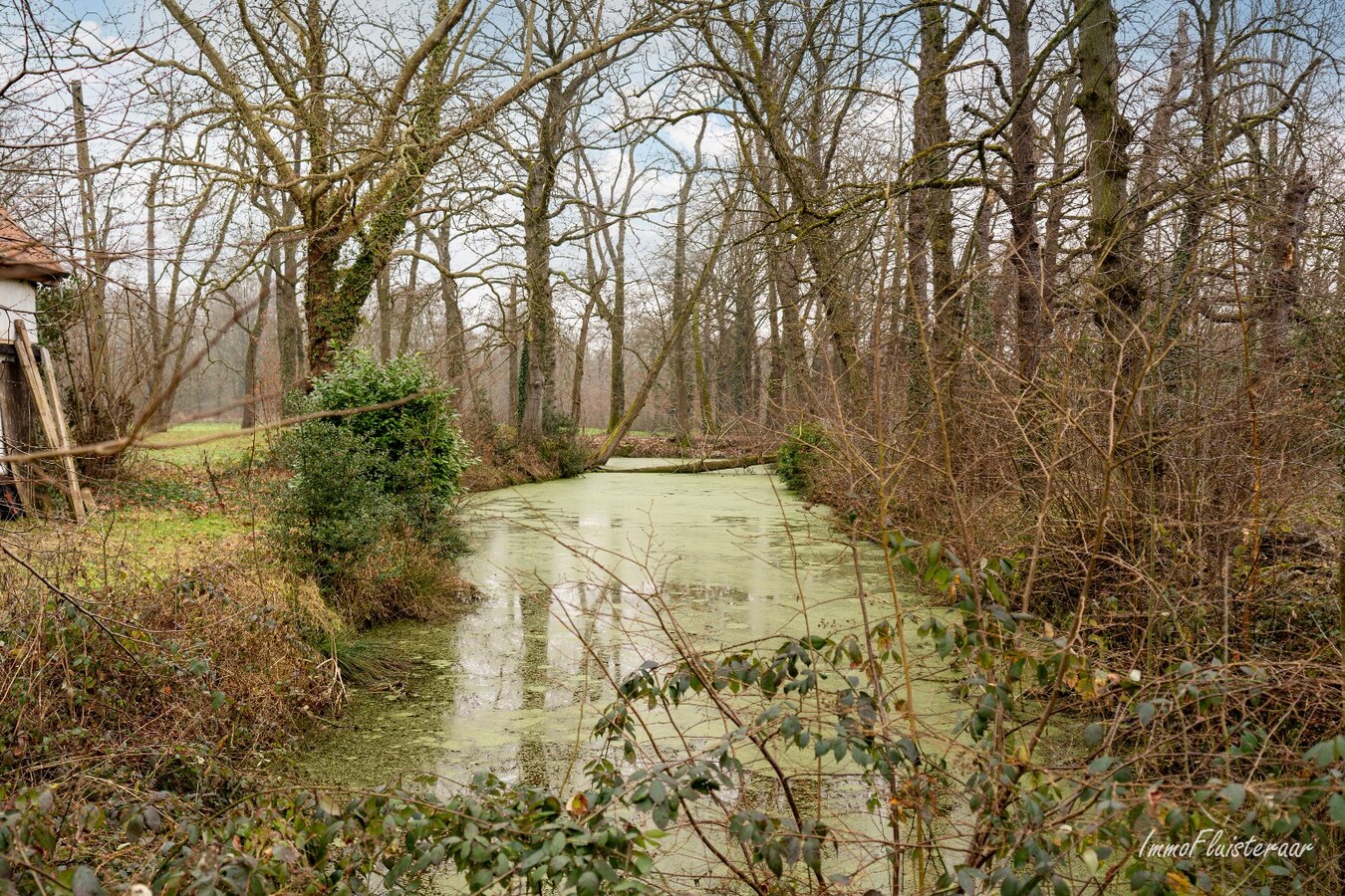 Uniek casco landhuis op een idyllische  locatie op ca. 8,26 ha te Diest 