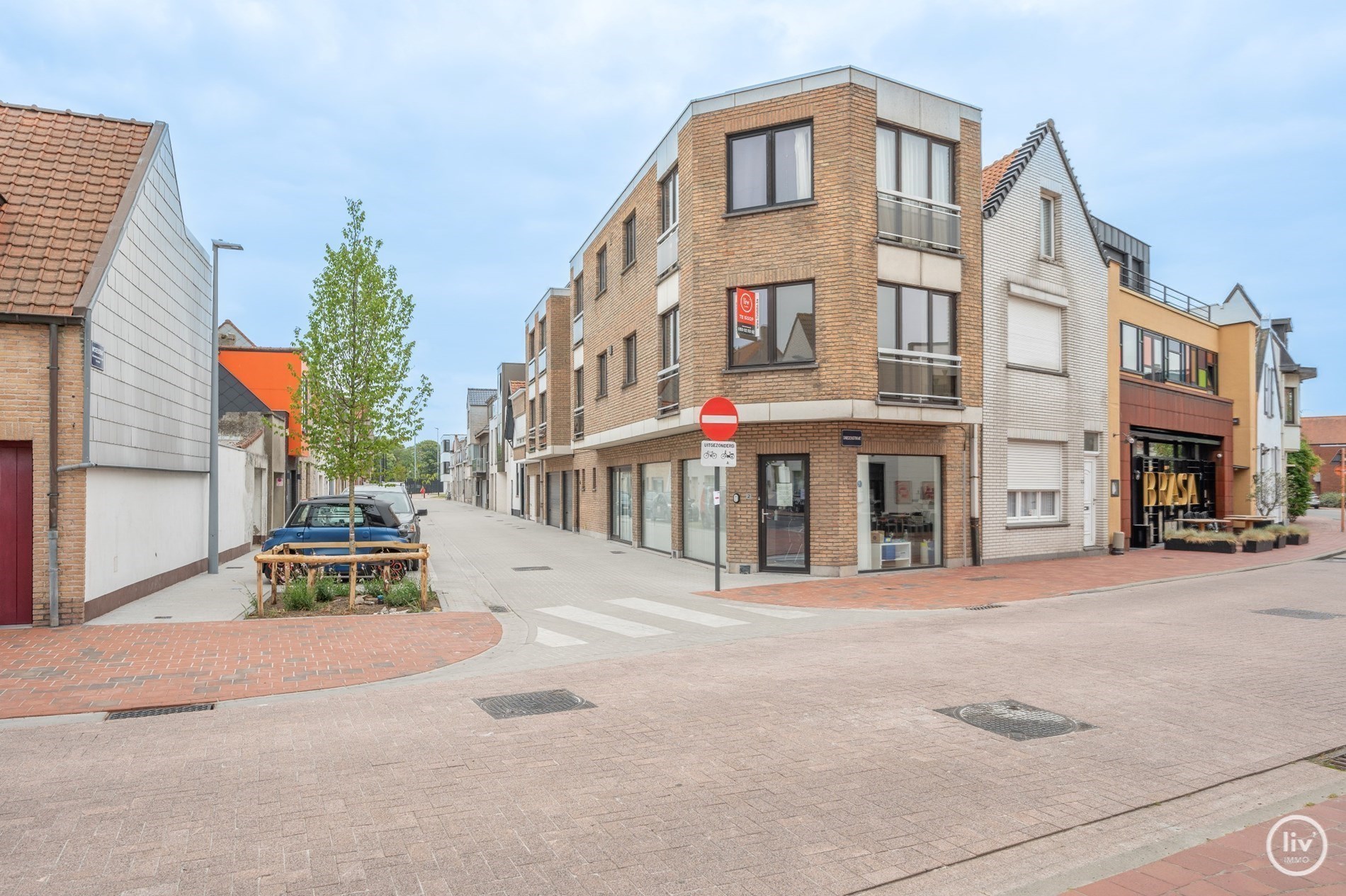 Appartement d&#39;angle r&#233;cemment r&#233;nov&#233; et lumineux avec vue d&#233;gag&#233;e situ&#233; pr&#232;s de l&#39;avenue Lippens &#224; Knokke. 