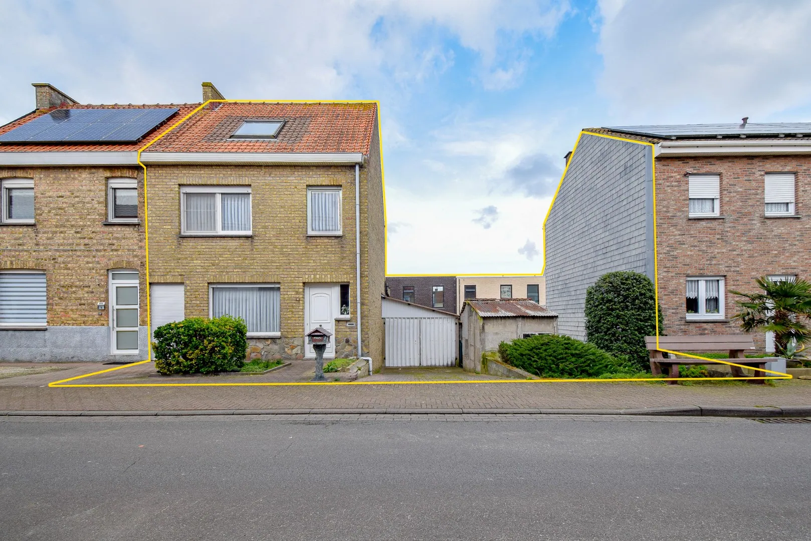 Woning met 4 slaapkamers en garage