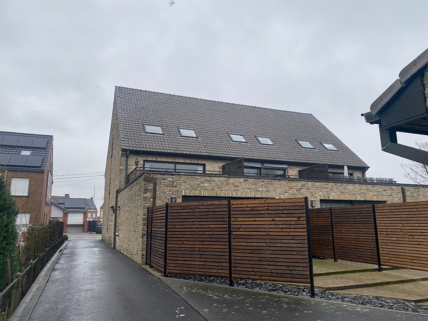 Ruim appartement met 3 slaapkamers, garage en groot terras 
