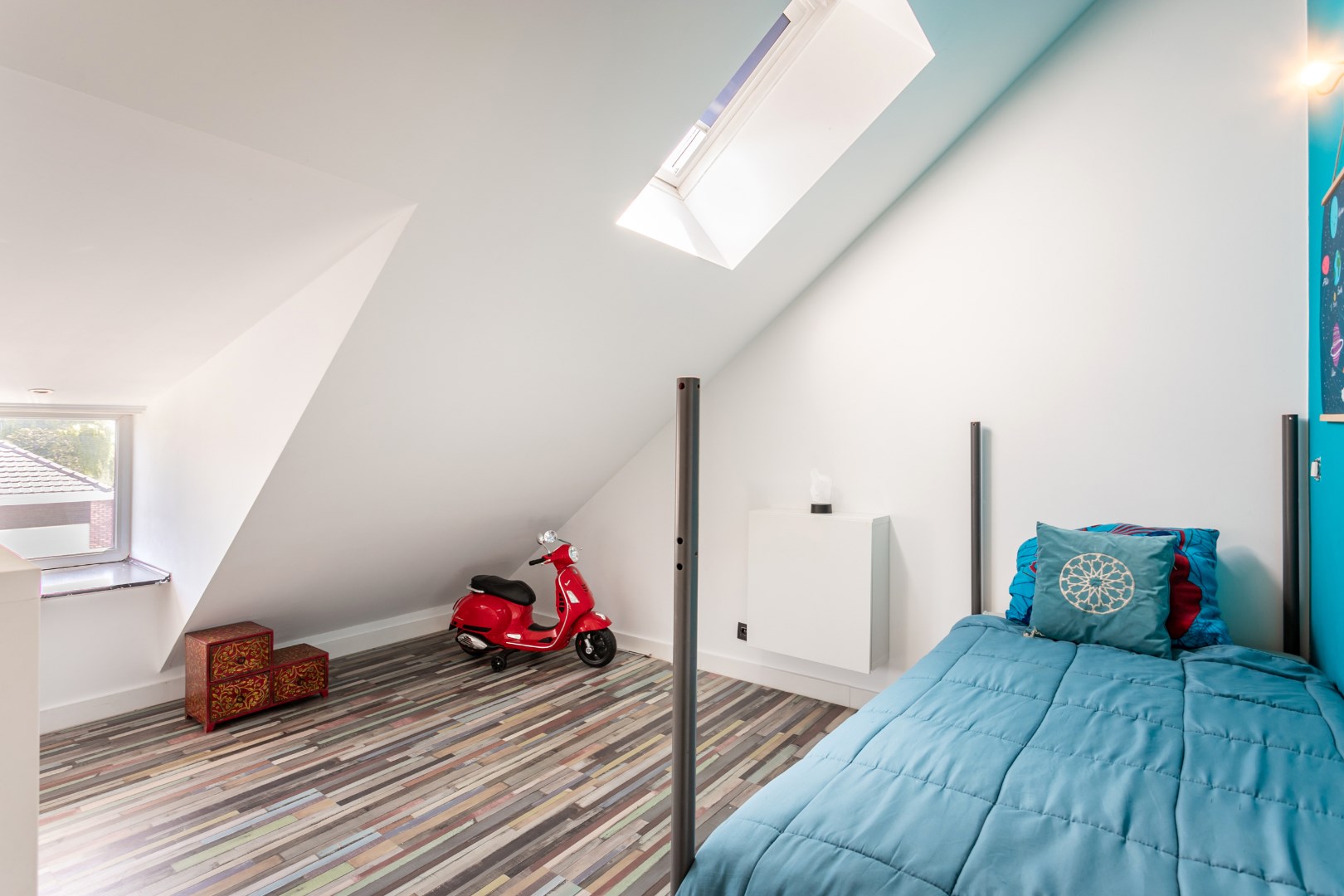 Ruime en energiezuinige (EPC A) woning met 5 slaapkamers, bureau, garage en tuin 