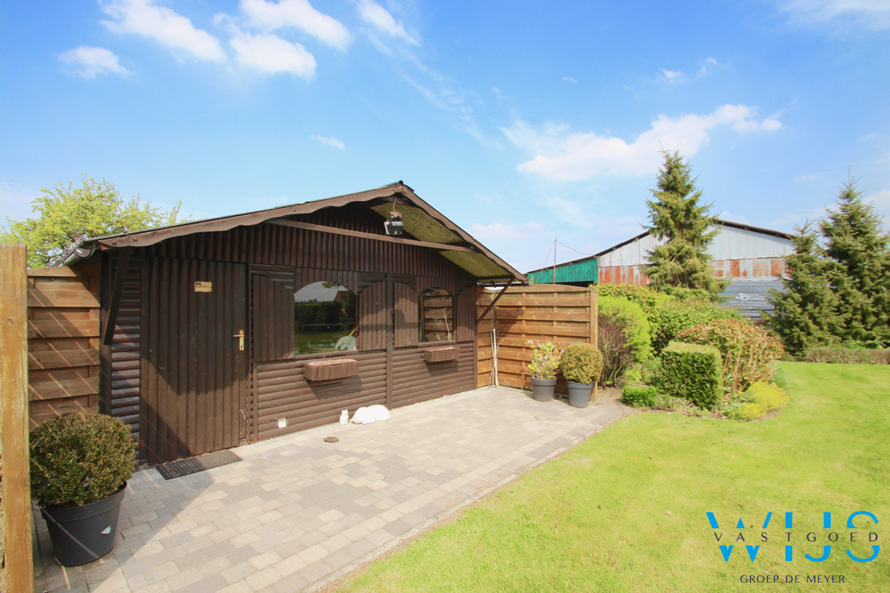 Prachtige instapklare en ruime woning op 1547m&#178;  te OOSTEEKLO 