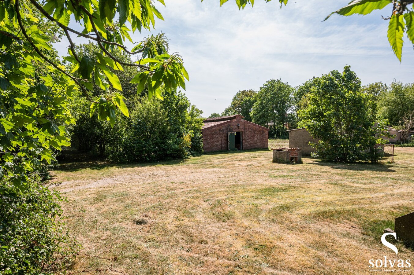 Hoeve en bijgebouwen op een riant perceel van maar liefst 9000 m&#178; 