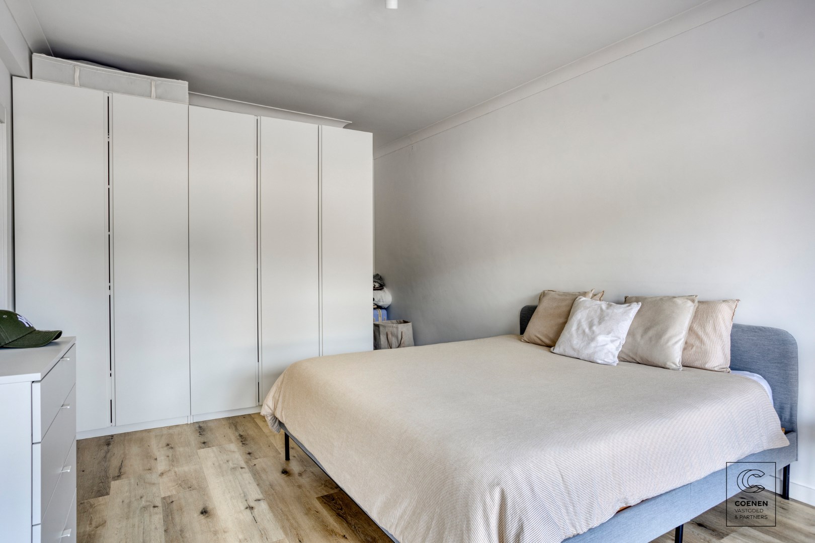 Prachtig appartement van 102 m&#178; met twee slaapkamers te centrum Schilde! 