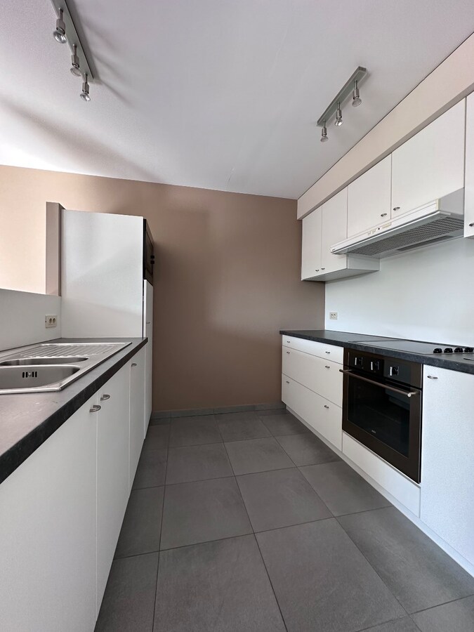Instapklaar appartement met 2 slaapkamers en garage te Torhout 