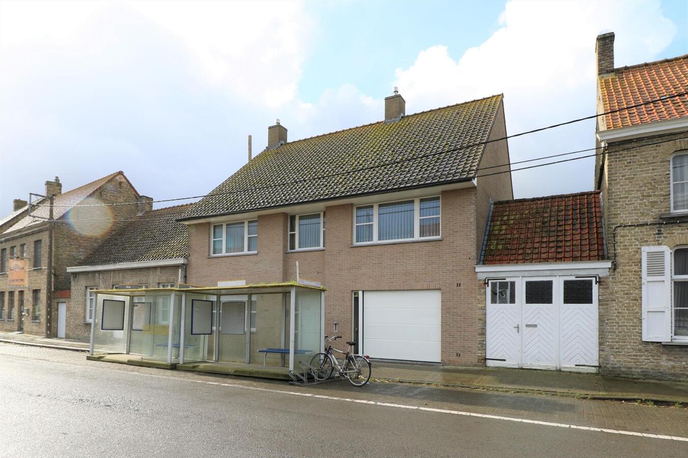 Recente woning met 5 slaapkamers op 698m&#178;  te Alveringem 