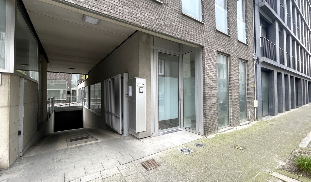 Kantoorruimte op gelijkvloers te huur vlakbij het Zuid in Antwerpen